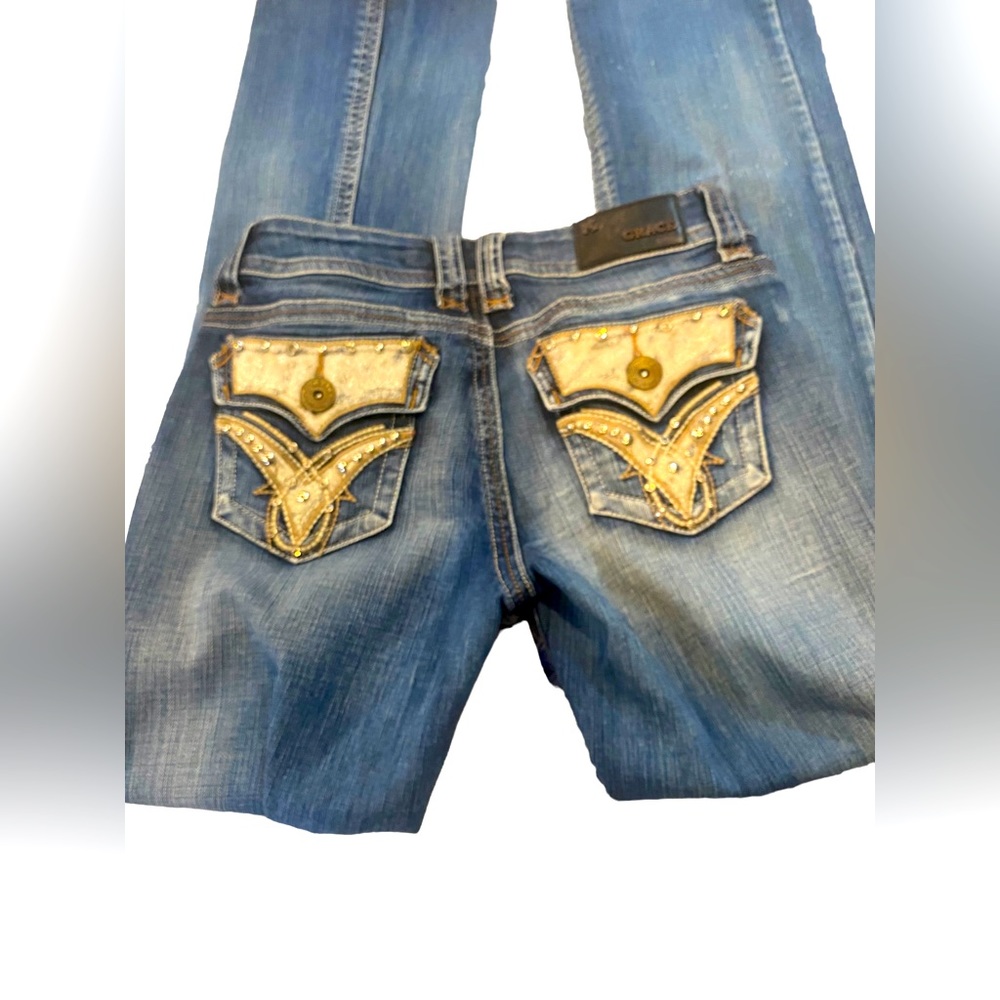 Grace in LA jeans size 28, with beautiful back pocket design.